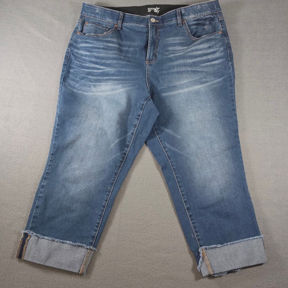 Terra & Sky Womens 20W Medium Wash Raw Frayed Cuffed Capri Jeans Stretch Denim